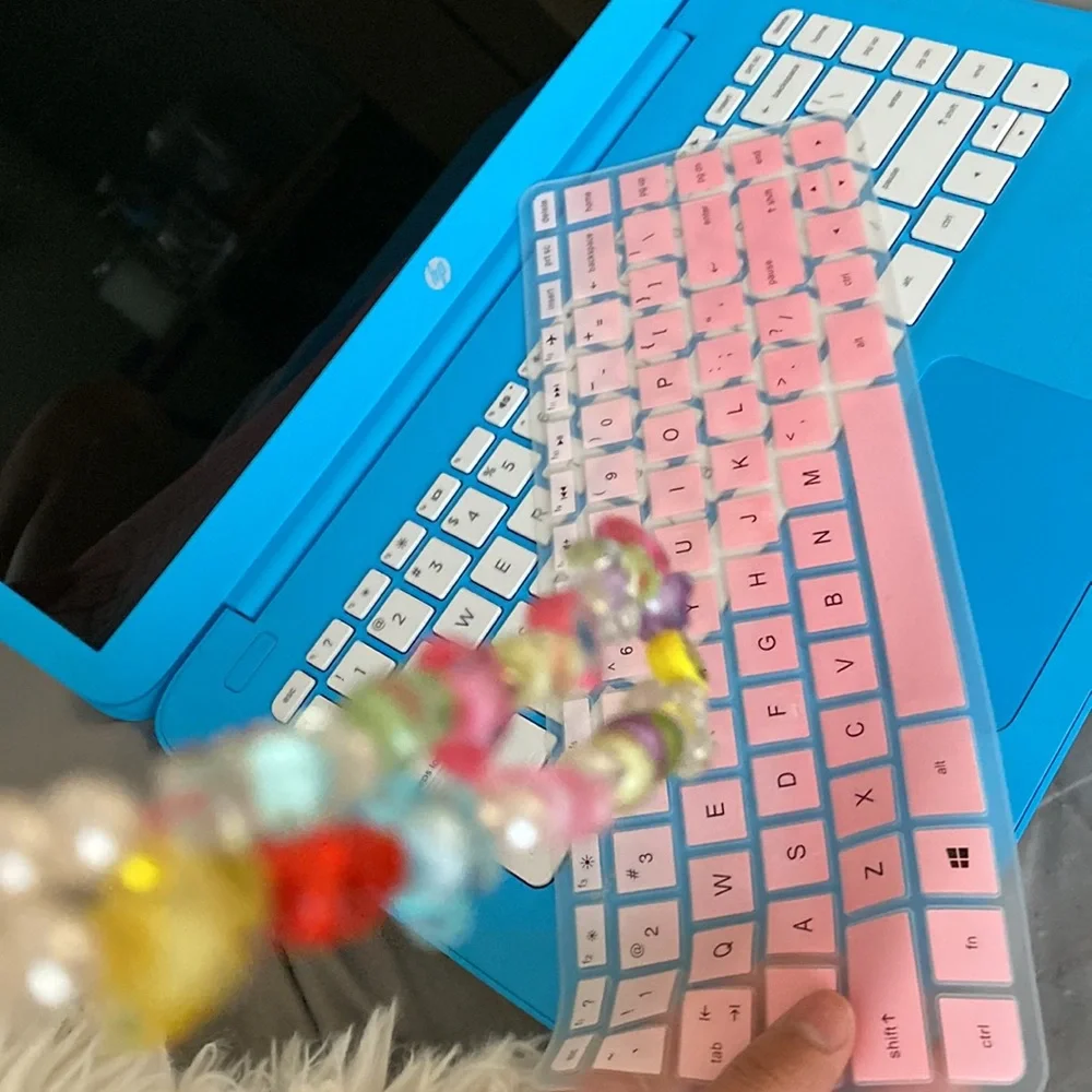 Hp laptop does work super super cheap must buy now please to help donate.